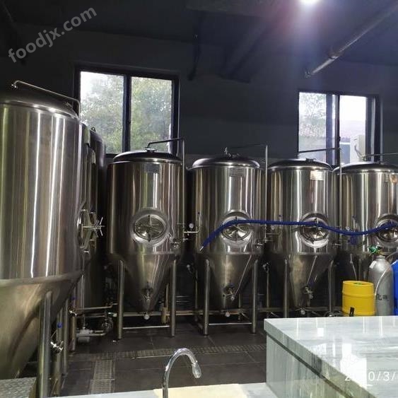 唐山2噸精釀啤酒設(shè)備釀造啤酒的設(shè)備定做廠